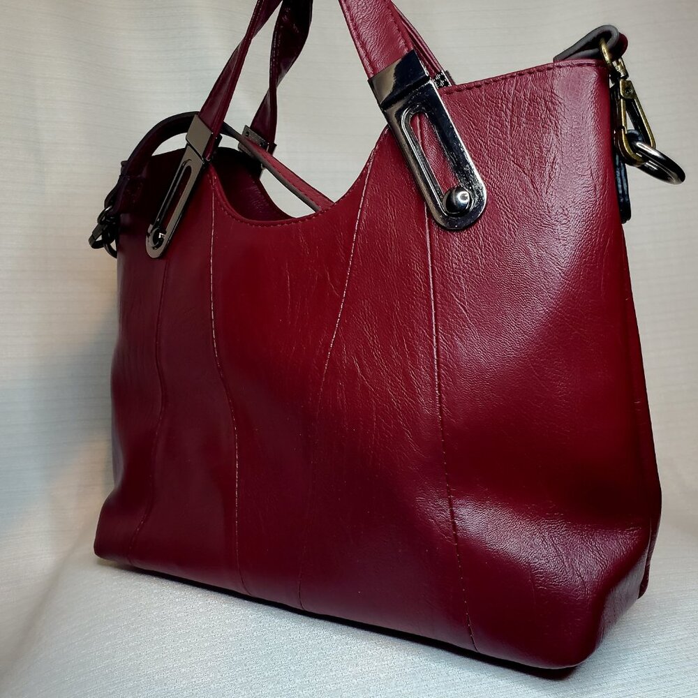 The bag - Picture 2 of 4